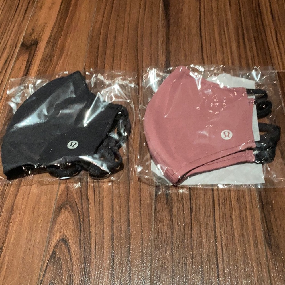 Lululemon Face Masks Plumful & Black